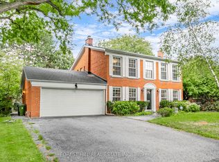 123 Lord Seaton Rd, Toronto, ON M2P 1K8