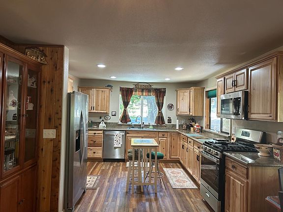 5th image of 1237 Cedar Ave