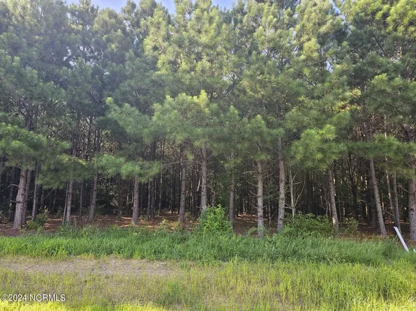 101 Abbey Road, Vanceboro, NC 28586