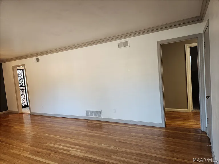 2814 Ashley Ave — Photo 8