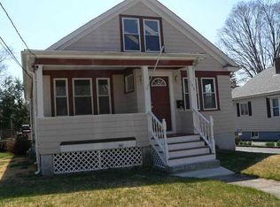 105 Crown Ave, Riverside, RI 02915