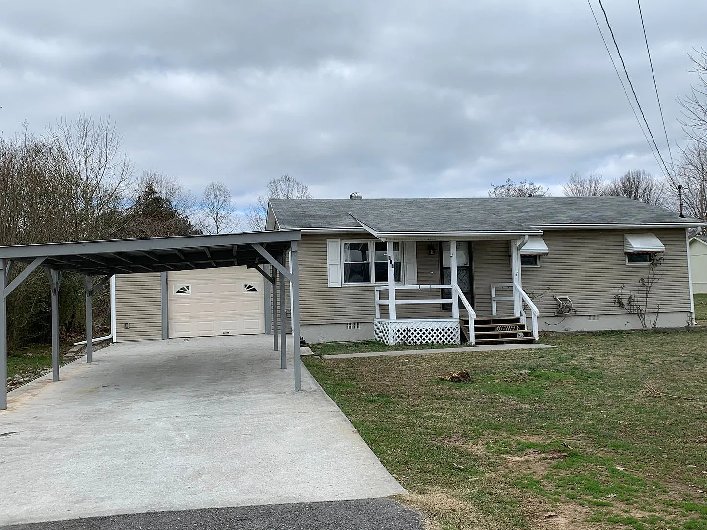 *Move In Special* 1/2 Off First Months Rent* 3 Bedroom 2 Bath House — Photo 1