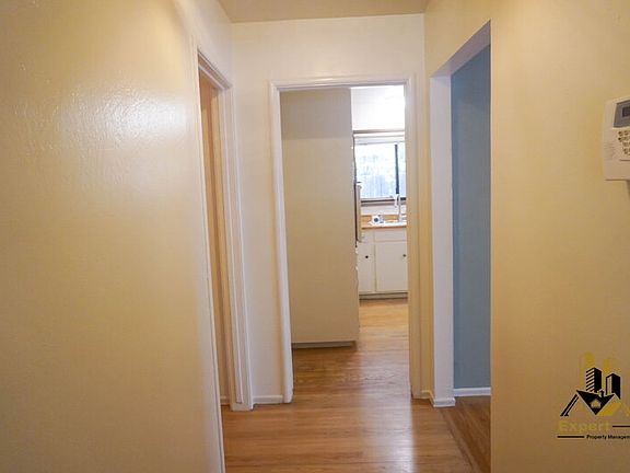 3rd image of 7479 Skycrest Ct