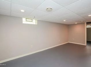 1060 Elliott St SE, Grand Rapids, MI 49507