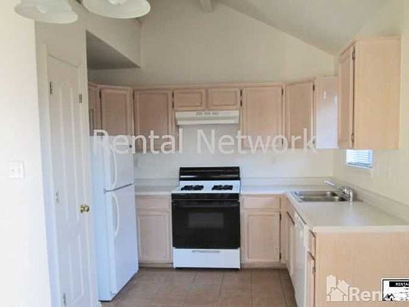 4th image of 7452 Luz De Lumbre Ave