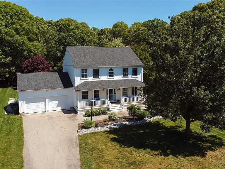 25 Sycamore Dr — Photo 1