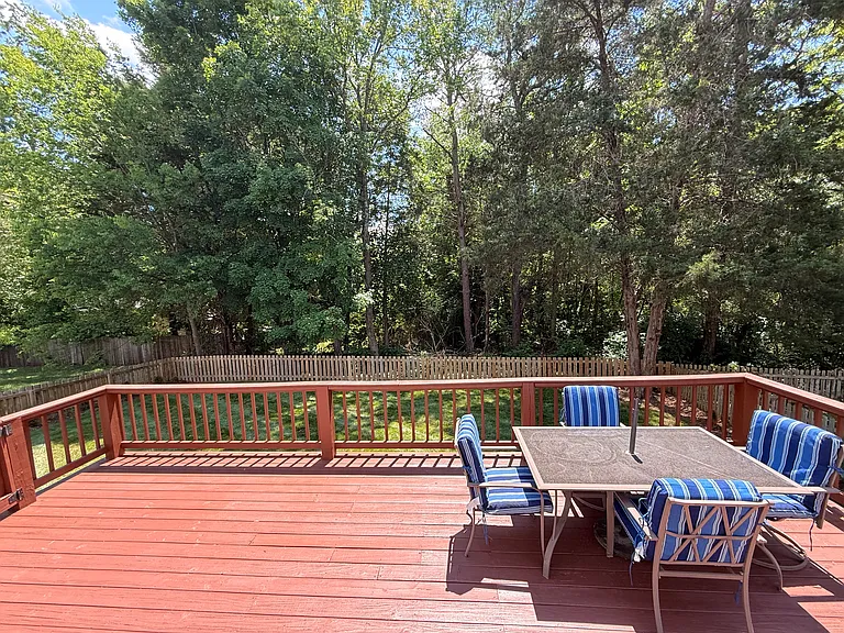8140 Robins Nest Ln — Photo 23