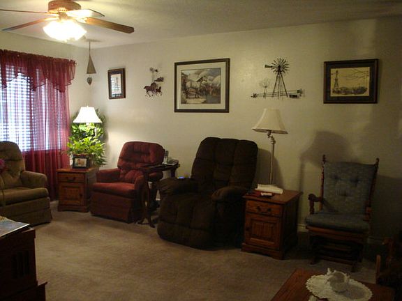 4th image of 313 S Glenwood Dr