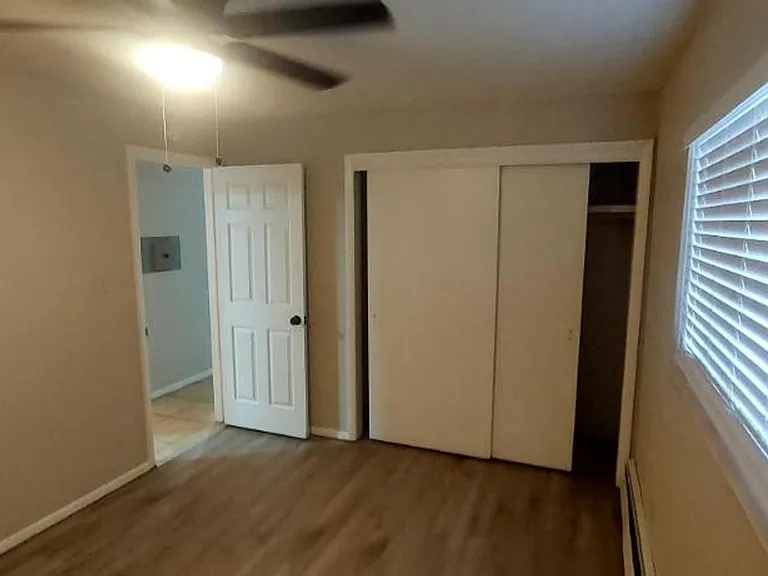 Parklane Apartments — Photo 26