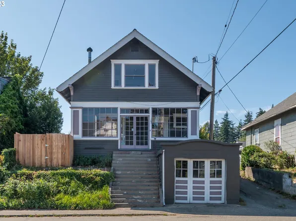 163 S 10th St, Coos Bay, OR 97420