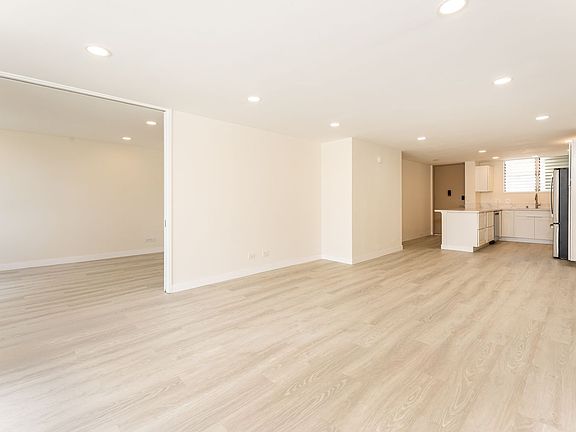 3rd image of 1717 Ala Wai Blvd APT 2402