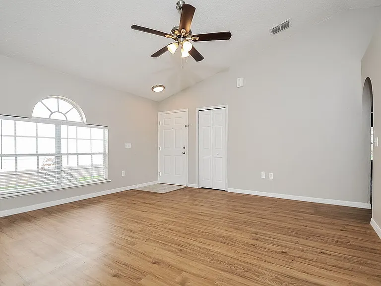 30250 Rattana Ct — Photo 4