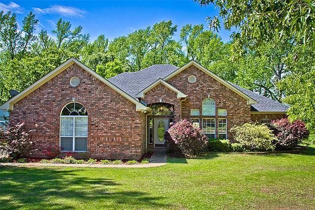 1st image of 13997 Redwood Cir