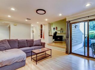 3 The Cres, Clinton, NJ 08809