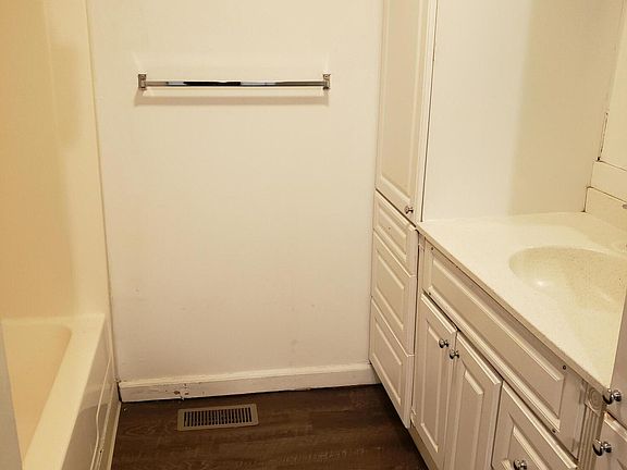 5th image of 529 N Kenilworth Ave