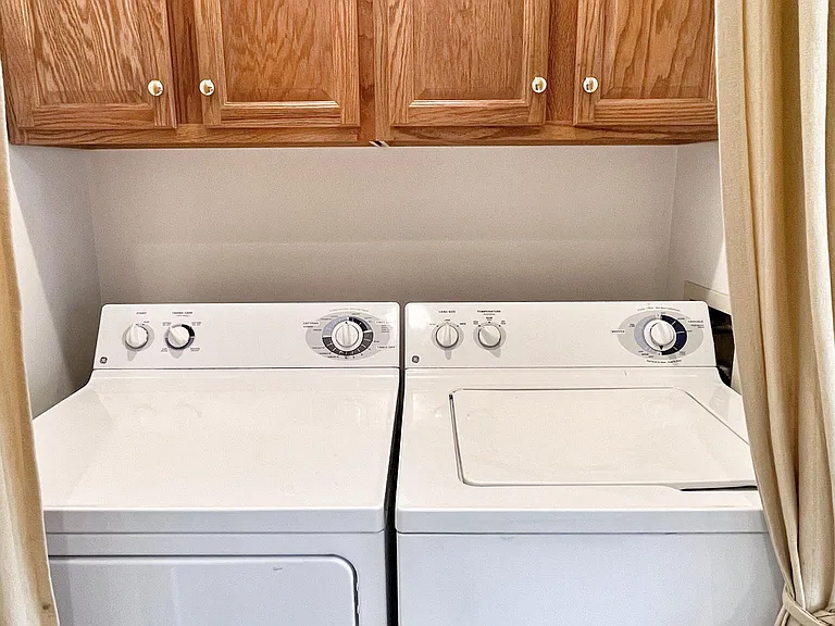 211 Prospect Ave NE #1 — Photo 5