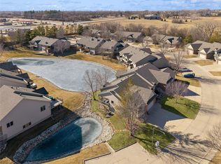 15410 Oakwood Dr, Urbandale, IA 50323