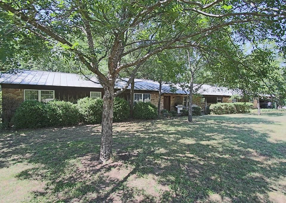 1st image of 3812 Curt Dr