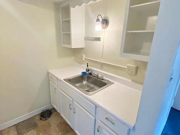 5th image of 202-206 S Winooski Ave #6