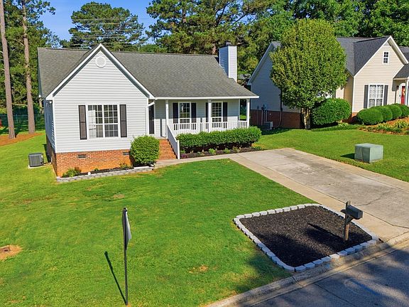 3rd image of 644 Whitland Rd