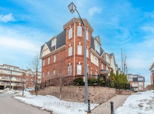 710 Neighbourhood Cir #3, Mississauga, ON L5B 0B4