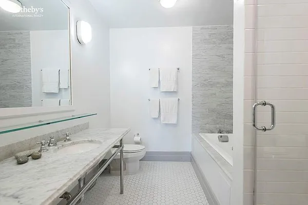 Rented by Sotheby's International Realty | media 18