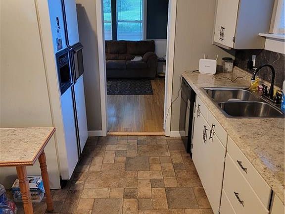 3rd image of 206 N Superior St