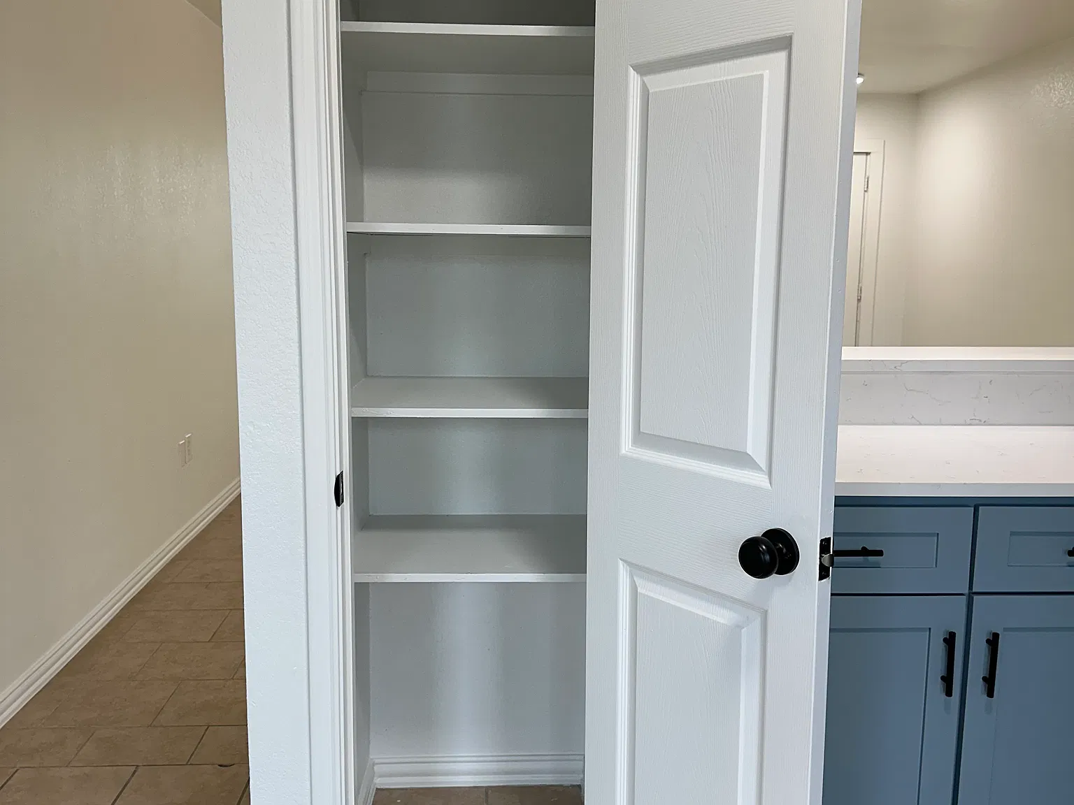 2 bed, 900 sqft, $1,450 — Photo 3