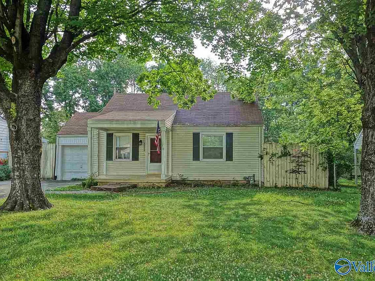 2035 Vanderbilt Dr SW — Photo 1