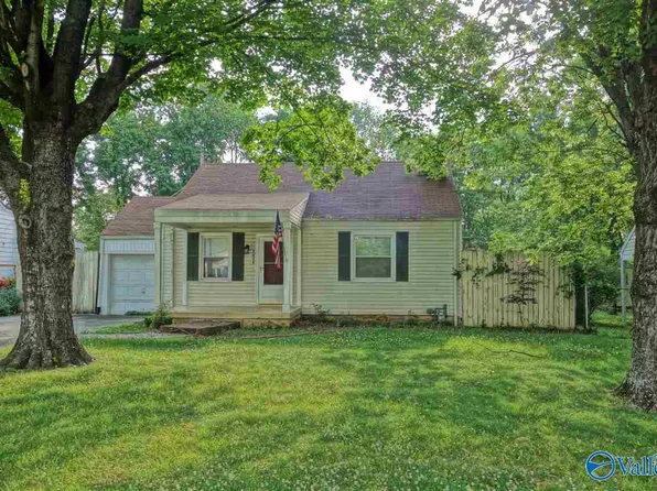 2035 Vanderbilt Dr SW, Huntsville, AL 35801