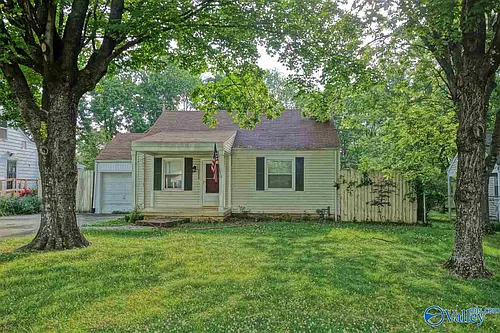 2035 Vanderbilt Dr SW Photo 1