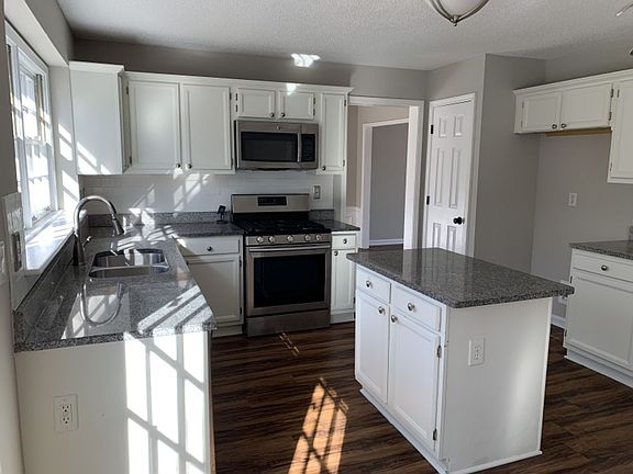 4th image of 11020 Egmont Dr