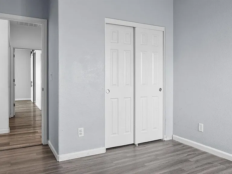 1079 Portofino Ave — Photo 10