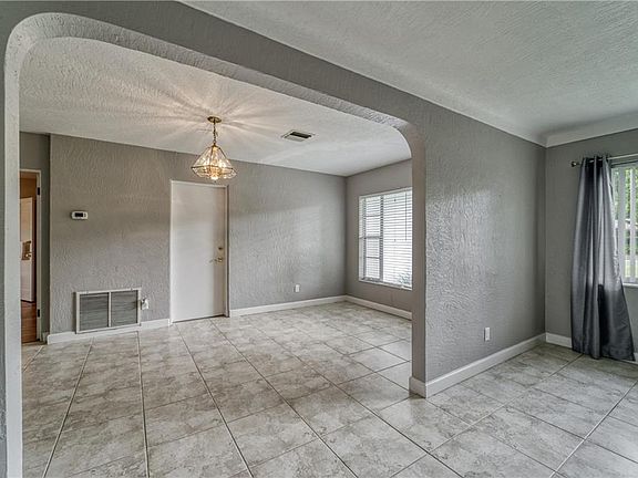 3rd image of 6995 Pinellas Point Dr S