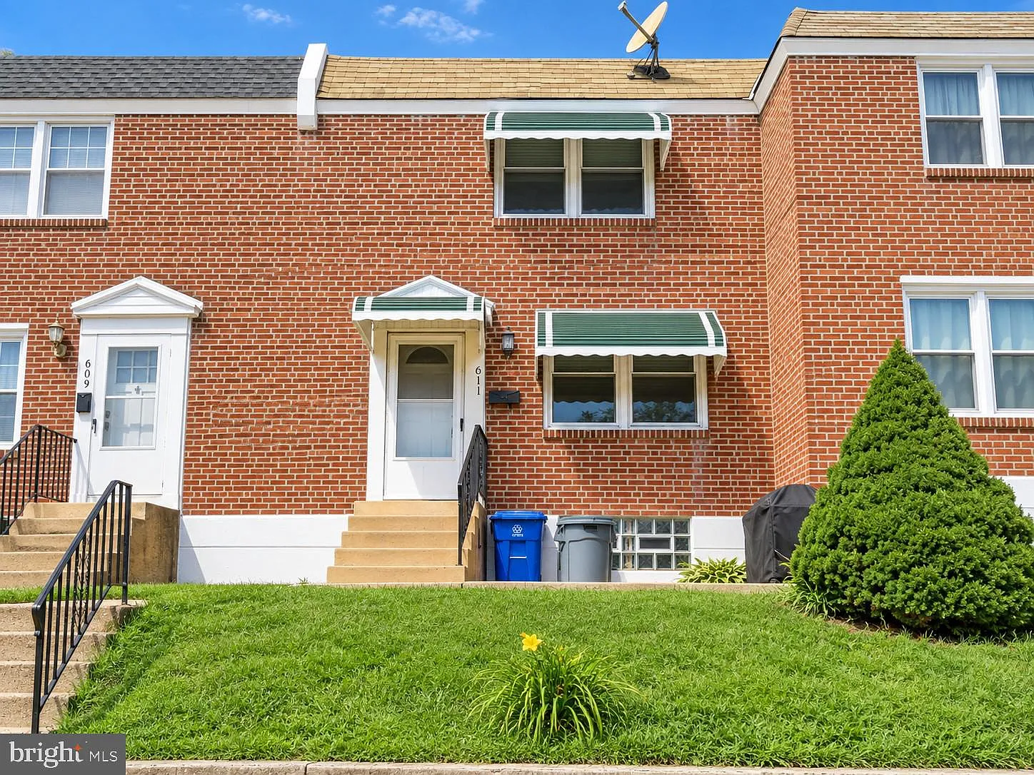 3 bed, 1.5 bath, 1120 sqft, $2,000 — Photo 1