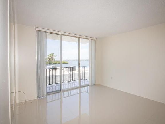 2nd image of 301 Croton Ave APT 408
