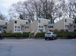 184 W Main St APT L, Niantic, CT 06357
