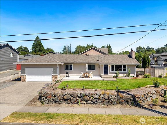 2nd image of 2915 79th Ave NE