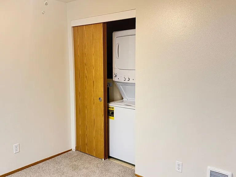 The Heights Apartments — Photo 5