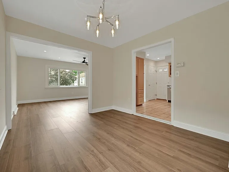 126 Huber St — Photo 6