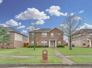 418 Blue Berry Ln, Red Oak, TX 75154