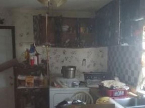 3rd image of 19 Kempton St