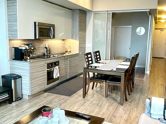 5th image of 210 Simcoe St Unit 2507