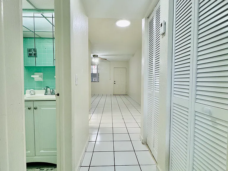 4655 Palm Ave #121 — Photo 8