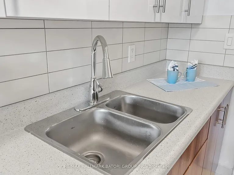 159 Russell Hill Rd #403 — Photo 28