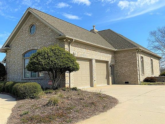 5th image of 318 Laurel Valley Way