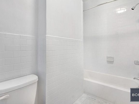5th image of 140 E 46th St APT 9F