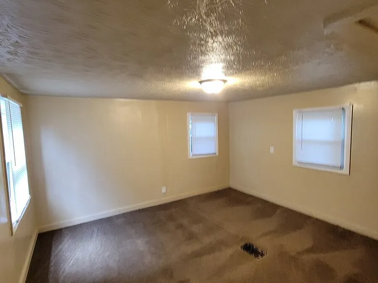 2631 Wade St — Photo 3