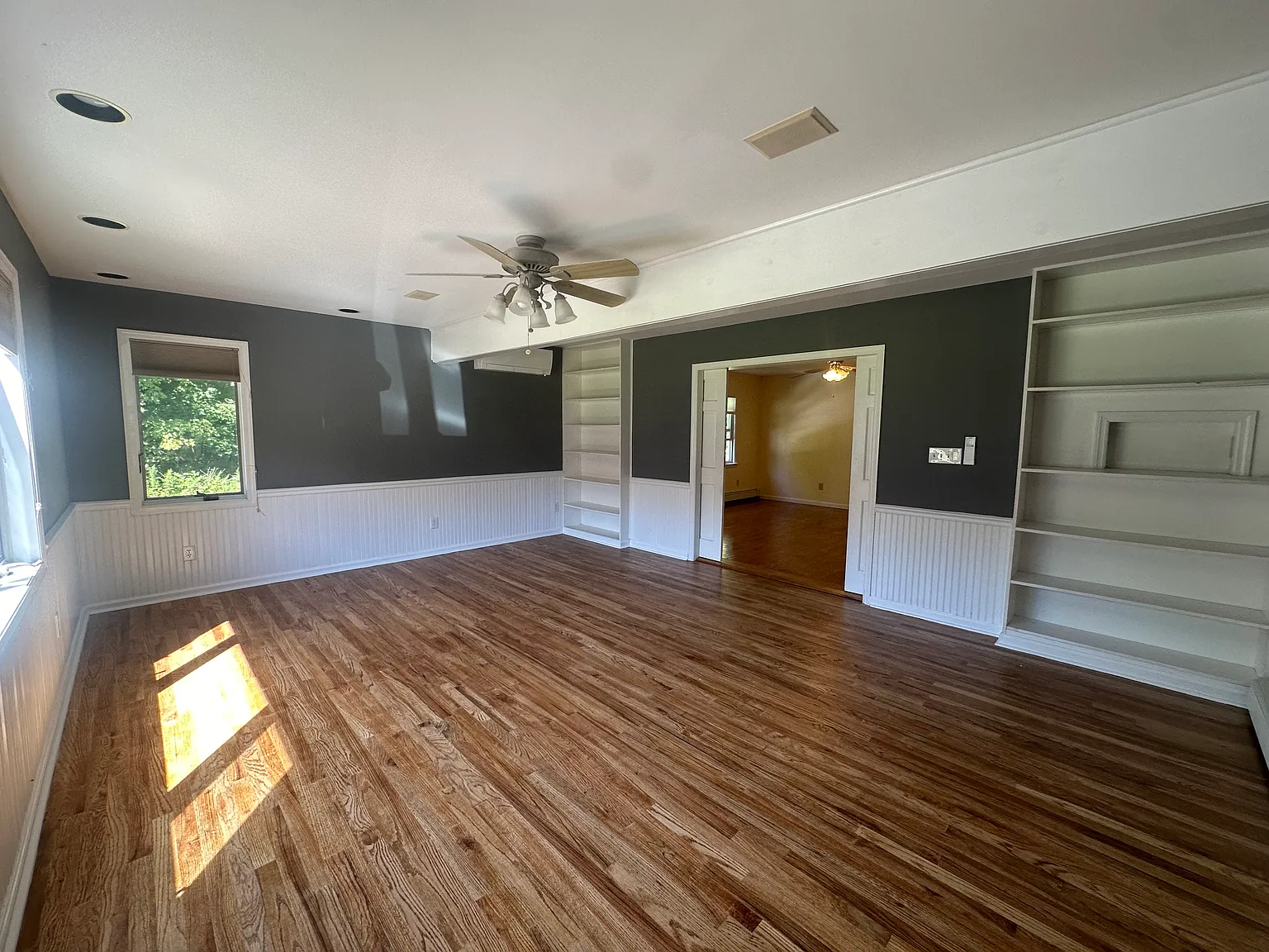 3 bed, 1.5 bath, 2500 sqft, $2,950 — Photo 4