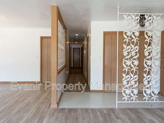 2nd image of 528 Heather Dr #1